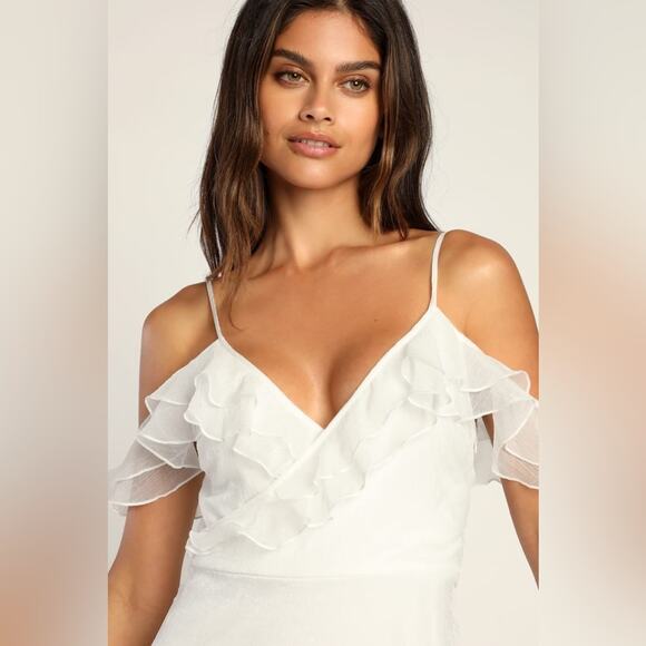 NWT Lulus Radiant in Ruffles White Ruffled Lace Cold Shoulder Maxi Dress XS - Picture 8 of 16